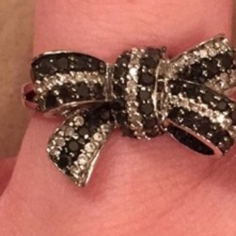 Black and white bow ring
